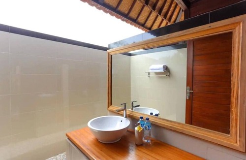 Mushroom Bay Hotel | Island Cabanas Mushroom Beach!nBungalow Nusa Lembongan