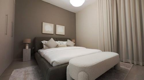 Abu Dhabi Apartment | Island Escape Modern 1-bedroom