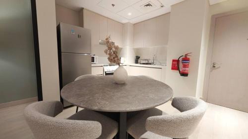 Abu Dhabi Apartment | Island Escape Modern 1-bedroom