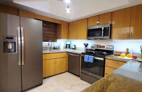 Singer Island Apartment | Island life 2 br 2-ba walk 2 beach, Snorkel & Surf