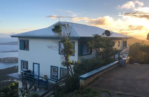 Estate Dorothea Apartment | ISLAND MOON RAYS VILLAnTop of the highest point on ST.Thomas.