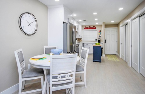 Sanibel Condo | Island oasis - Beachfront condo on Sanibel Island - Sandalfoot 2C3