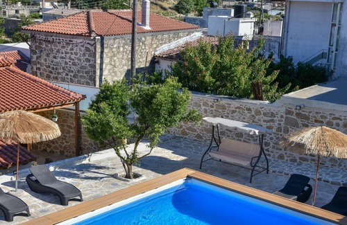Vlachiana House | Island Oasis: Poolside Paradise in Crete