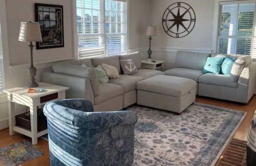 Gwynn House | Island Oasis!