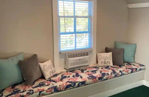 Gwynn House | Island Oasis!