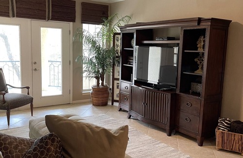 Highland Lake Estates Condo | Island on Lake Travis Luxury Lake Escape