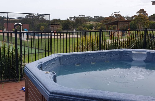 Cowes Villa | Island Rose - Luxe boutique Villa in Resort (Phillip Island)