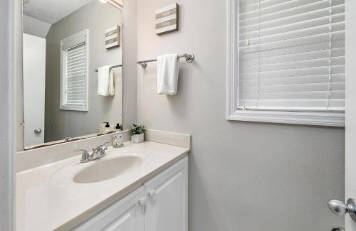 Saint Simons Heights House | Island Square #150