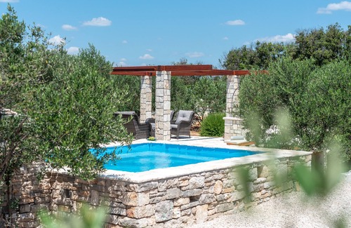 Solta House | Island stone paradise. Getaway from modern life and recharge yourself.