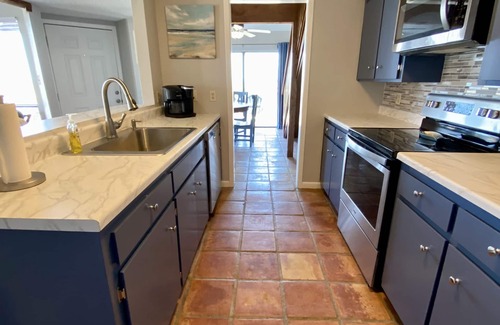Matagorda Condo | Island Time - Beachfront Condo w/Pool Access