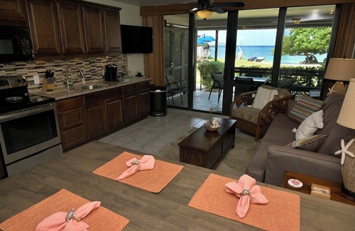 Red Hook Condo | Island Time on Sapphire Beach, Beach level walkout, Bldg A