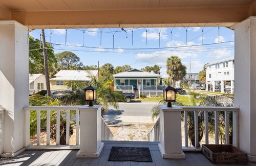 Cedar Key House | Island Time with a Pool!