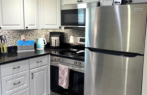 Sarasota Condo | Island Vibes + Modern Comfort at Lido Beach!
