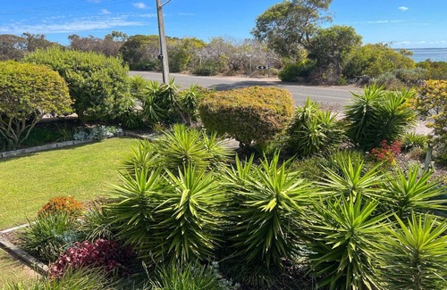 Lake Wangary House | Island View 1 - Sunsets - Quality - Sandy Beaches Across the Road
