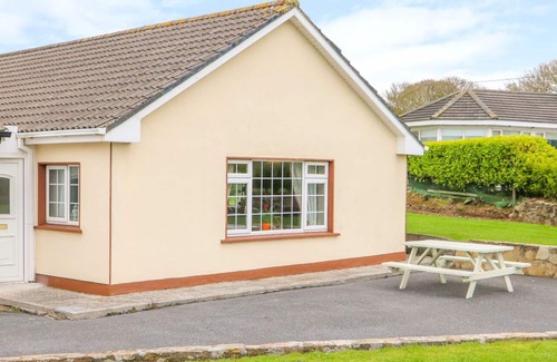Ardmore Cottage | ISLAND VIEW, pet friendly, with a garden in Ardmore, County Waterford