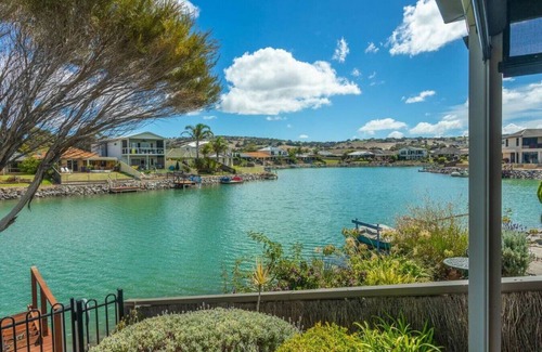 Encounter Bay House | "Islander Escape" - Private Jetty - Kayaks - Family Friendly - Wifi