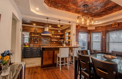 Detroit House | Islandview Family Get Away