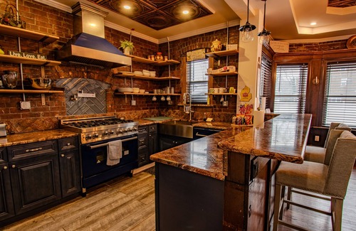 Detroit House | Islandview Family Get Away