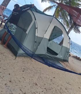 Panama Other | Islas de San blas Camping frente al mar