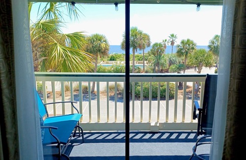 Isle of Palms Condo | Isle of Palms, SC Oceanfront Sea Cabin 226 - Best Place to Discover Charleston!