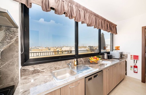 Qawra Apartment | Islet Promenade Seafront Penthouse with Hot Tub