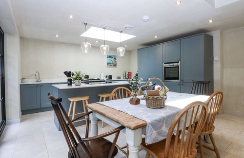 Llanuwchllyn House | ISLWYN, pet friendly, with open fire in Bala