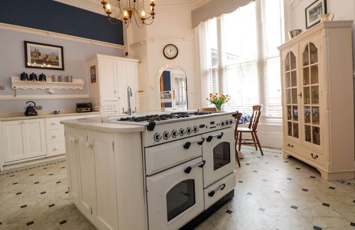 Waterloo Cottage | ISMAY LOUNGE APARTMENT- TITANIC INTEREST in Waterloo, Merseyside