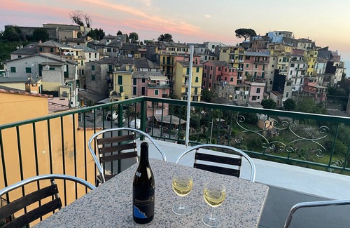 Corniglia Apartment | Isola Apartment with terrace and Stunning sea view