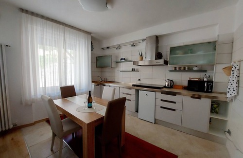 Feltre Apartment | Isola Holiday, apartment in the heart of Feltre