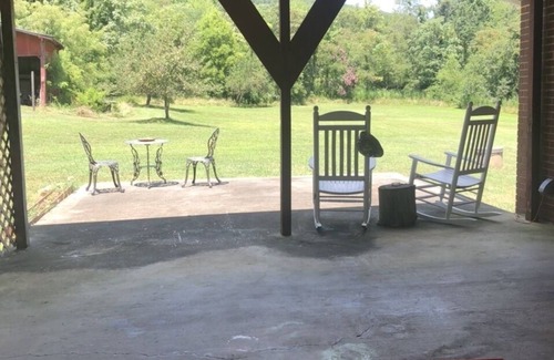 Pinnacle House | Isolate Stay at Pilot Mountain