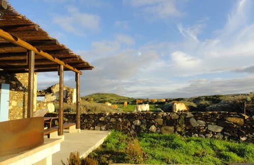 Sassari House | Isolated traditional sheepfold with pool overlooking the countryside. Sea at 500