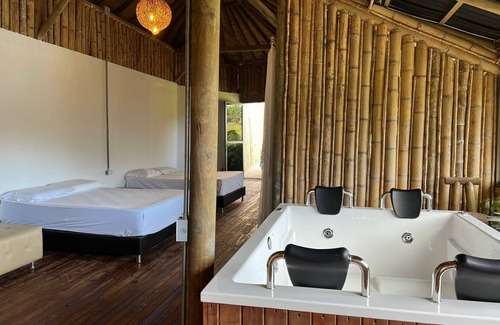 El Penol Cabin | ISRAEL Suite 4 people with jacuzzi and lake view