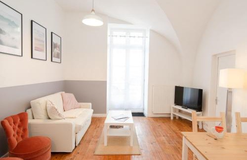 Issoire Apartment | Issoire centre, T2 Bergère avec parking