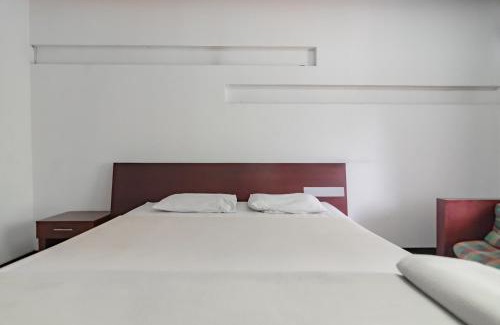 Braga Hotel | Istana Hotel Bandung Mitra RedDoorz