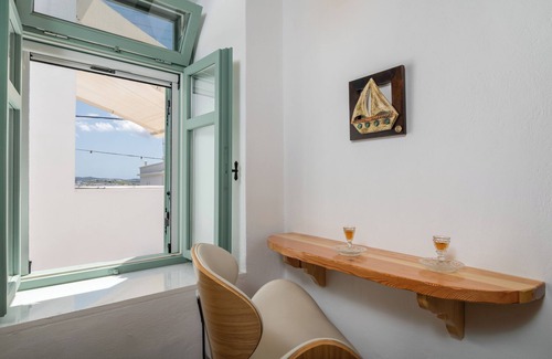 Tripiti Apartment | IsternanLapis Domus Milos