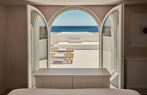 Perivolos Hotel | Istoria, a Member of Design Hotels