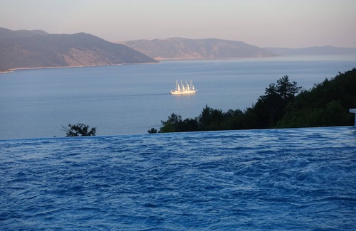 Zagorje Villa | Istrian house with an infinity pool and a sea view close to the beach
