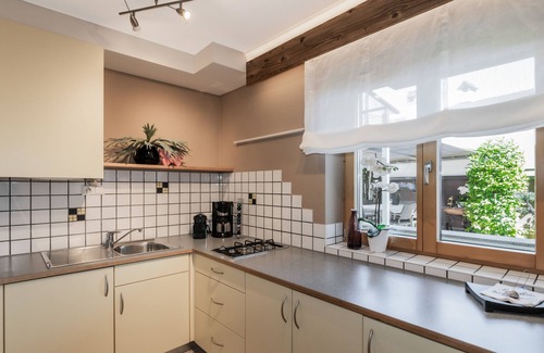 Appiano Sulla Strada del Vino Apartment | Holiday Apartment "Apartment Wieser 1" with Mountain View, Heated Pool & Wi-Fi