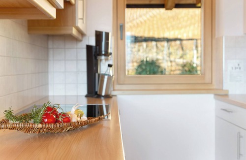 St. Pauls Apartment | Apartment 'Egarter Vernatsch' with Mountain View, Shared Pool and Wi-Fi