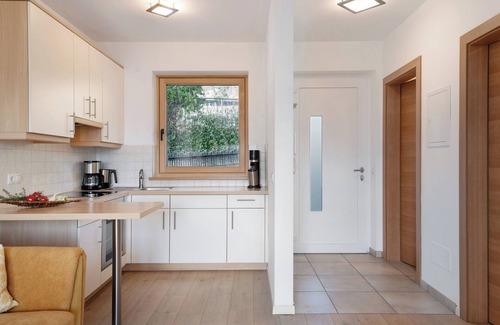 St. Pauls Apartment | Apartment 'Egarter Gewürztraminer' with Mountain View, Shared Pool and Wi-Fi