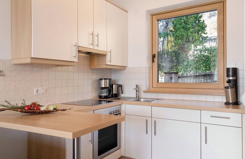 St. Pauls Apartment | Apartment 'Egarter Gewürztraminer' with Mountain View, Shared Pool and Wi-Fi