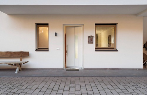 St. Pauls Apartment | Apartment 'Egarter Gewürztraminer' with Mountain View, Shared Pool and Wi-Fi