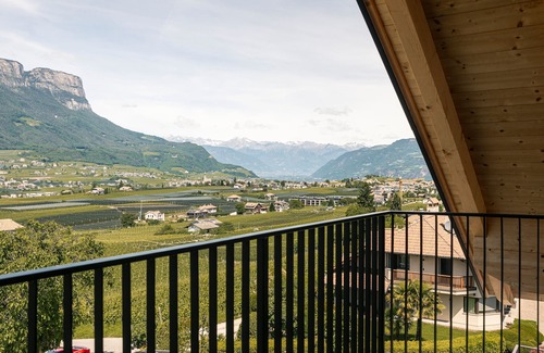 Appiano Sulla Strada del Vino Apartment | Studio 'Auer' with Mountain View, Private Garden and Wi-Fi