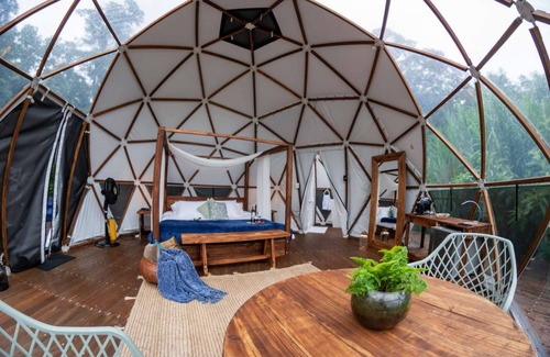 San Francisco House | It is a beautiful luxury glamping site located next to a forest reserve and a great view.