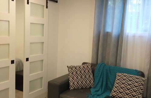 Amherstview Bed & Breakfast | It is a cozy place to be in a safe neighborhood. Welcome!