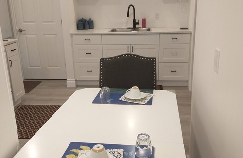 Amherstview Bed & Breakfast | It is a cozy place to be in a safe neighborhood. Welcome!