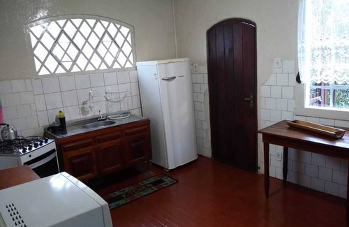 Fracalanza House | It is located 700 meters from the tourist center of Capivari, which you can walk to