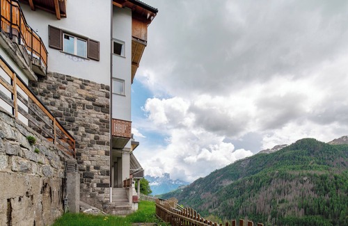 Livinallongo del Col di Lana Apartment | Apartment 'Col Di Lana' with Mountain View, Shared Garden and Wi-Fi