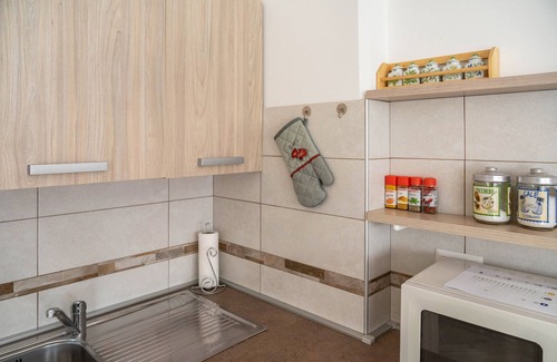 Alfauro Apartment | Apartment 'Luisa' with Mountain View and Wi-Fi
