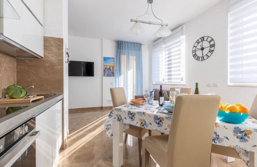 Calambrone Apartment | Seaside Apartment with swimming pool and parking